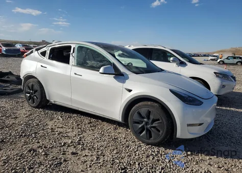 2024 Tesla Model Y z USA, uszkodzony, nr VIN 7SAYGAEE4RF149473